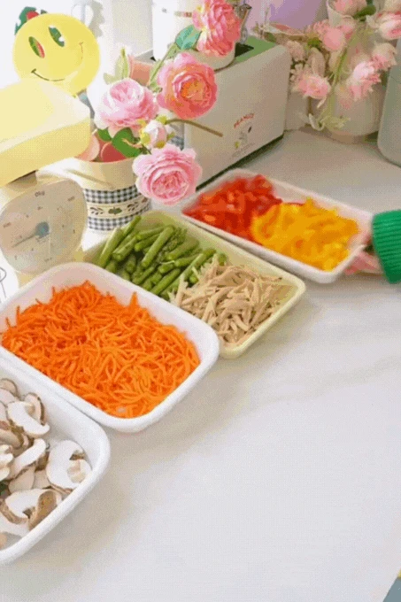"Mê mẩn" cách bà nội trợ này sắp xếp đồ ăn trong tủ lạnh: Có mua cả chợ về cũng dư sức "cân" hết- Ảnh 10.