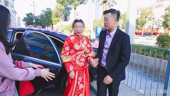 Chi hàng chục triệu cho bộ ảnh cưới, cặp đôi trẻ thất vọng khi nhận ảnh chỉ là cắt từ clip. tổ chức đám cưới