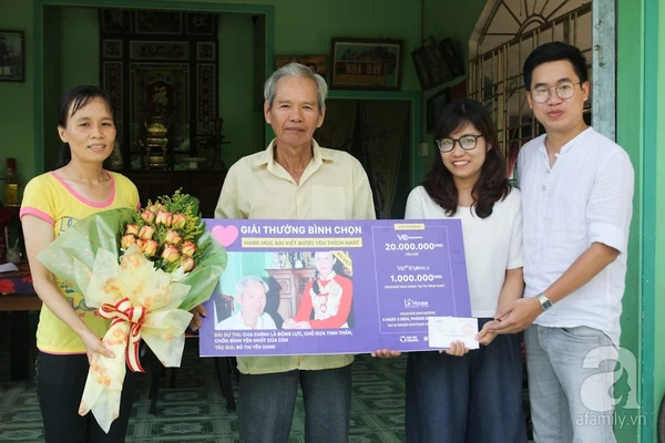 Cảm động khoảnh khắc các bậc phụ huynh nhận giải thưởng cuộc thi "Bố là tất cả" gia đình