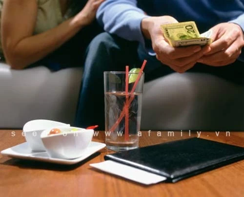 Giàu có, trẻ trung, khỏe mạnh nhưng vẫn bị "bồ" chia tay vì ghen tuông. hôn nhân