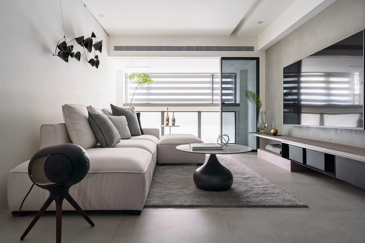 Căn hộ cũ kỹ lộn xộn được "biến hóa" thành không gian hiện đại, tinh tế cho vợ chồng trẻ. không gian lưu trữ