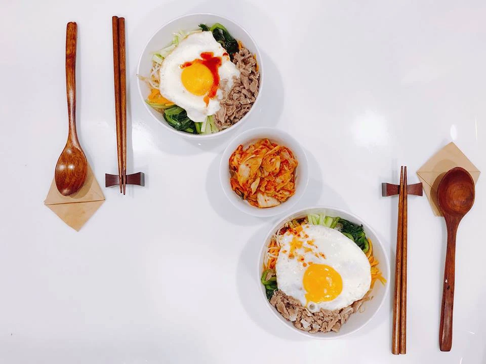 Bộ sưu tập mâm cơm hàng ngày đẹp mắt khiến nhiều người nghĩ là của cặp vợ chồng son, nhưng sự thật lại bất ngờ đến thế! gái đảm