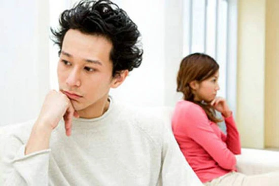 Thất vọng khi thấy vợ "tận thu" vợ chồng lục đục