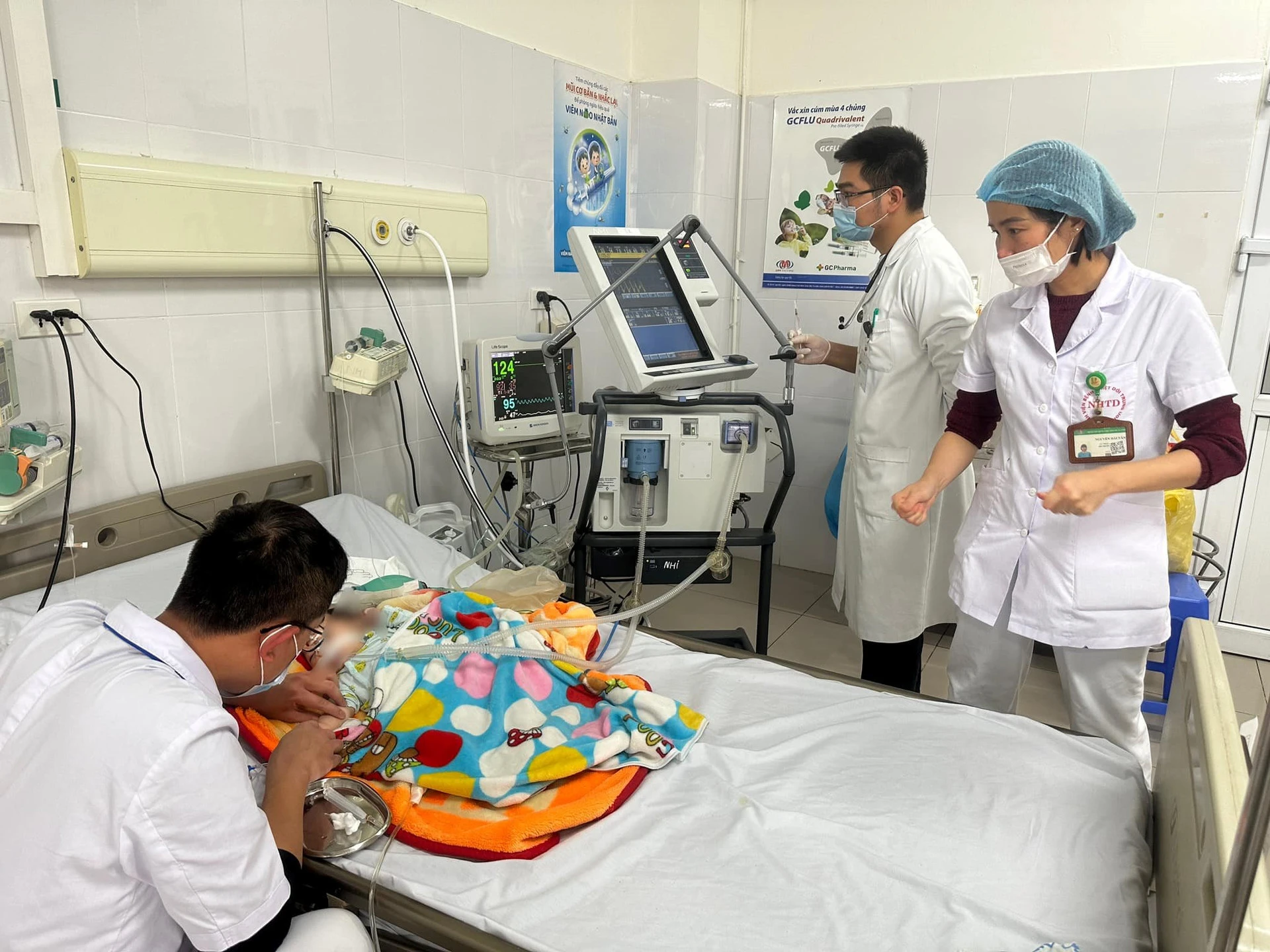 Biện pháp bảo vệ trẻ khỏi viêm phổi trong mùa đông lạnh giá.