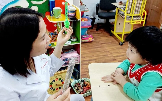 Chẩn đoán chính xác và can thiệp hiệu quả cho trẻ em mắc rối loạn phổ tự kỷ. trẻ tự kỷ