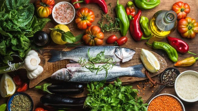 Giữa hàng trăm chế độ ăn kiêng, nhiều người vẫn ưu tiên lựa chọn chế độ ăn giàu rau xanh, ngũ cốc, cá và dầu ô liu vì lý do này. chế độ ăn uống lành mạnh