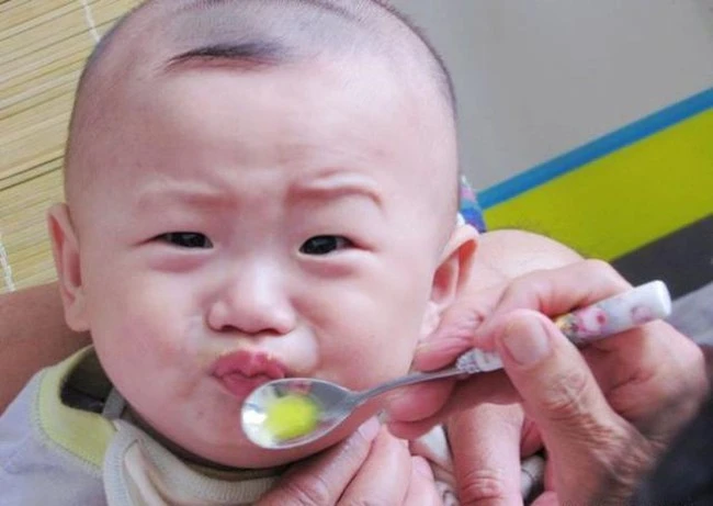 3 hành động tưởng chừng tốt của cha mẹ lại âm thầm làm suy yếu hệ miễn dịch của trẻ. khả năng miễn dịch