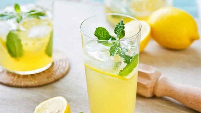 Không cần detox phức tạp, chỉ cần thêm 5 nguyên liệu này vào nước uống hàng ngày để cơ thể tự thanh lọc và làm sáng da hiệu quả! loại bỏ độc tố